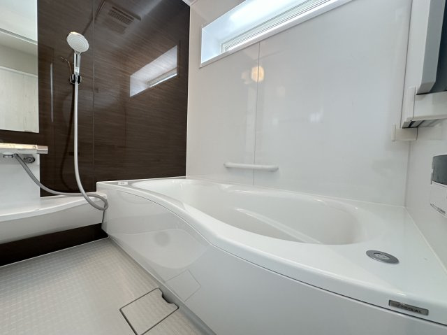 藤沢市葛原デザイナーズハウスの浴室