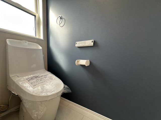 藤沢市葛原デザイナーズハウスのトイレ