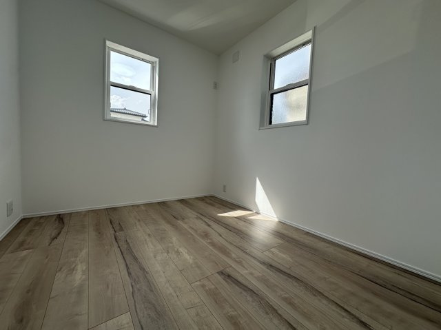 藤沢市葛原デザイナーズハウスの洋室