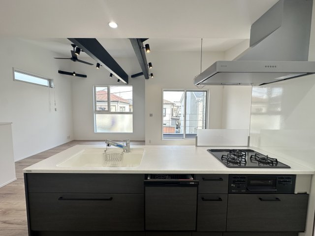 藤沢市葛原デザイナーズハウスのキッチン