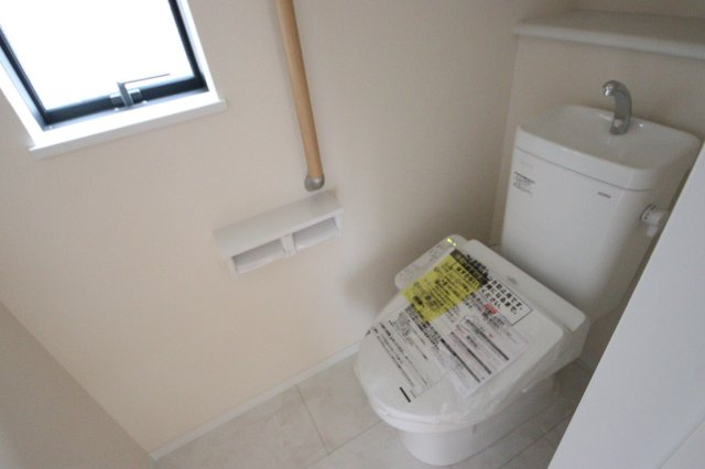 《仲介手数料無料》緑区宮本２丁目29-6(I号棟)新築一戸建てハートフルタウンのトイレ|撮影日 2025年5月25日 17:00 曇り