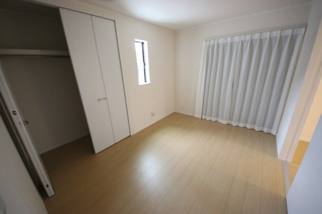 《仲介手数料無料》緑区宮本２丁目29-6(I号棟)新築一戸建てハートフルタウンの洋室|撮影日 2025年5月25日 17:00 曇り