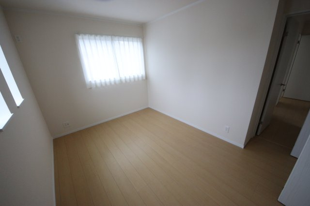 《仲介手数料無料》緑区宮本２丁目29-6(I号棟)新築一戸建てハートフルタウンの洋室|撮影日 2025年5月25日 17:00 曇り