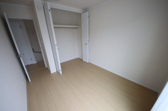 《仲介手数料無料》緑区宮本２丁目29-6(I号棟)新築一戸建てハートフルタウンの洋室|撮影日 2025年5月25日 17:00 曇り