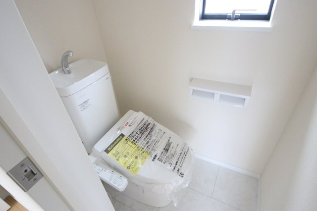 《仲介手数料無料》緑区宮本２丁目29-6(I号棟)新築一戸建てハートフルタウンのトイレ|撮影日 2025年5月25日 17:00 曇り