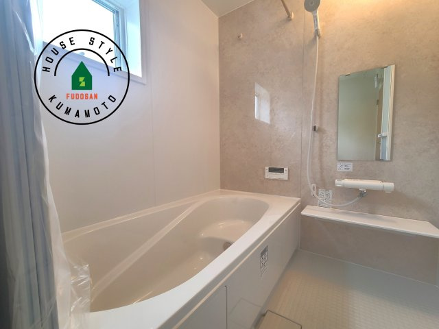 菊池郡菊陽町原水第3-3棟（1号棟）の内観：施工例|1日の疲れを癒してくれる広々バスルーム。雨の日のお洗濯にも大活躍な浴室乾燥機付です！