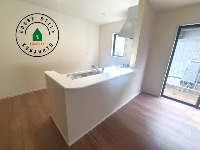 菊池郡菊陽町原水第3-3棟（1号棟）の内観：施工例|会話が弾む場所として居心地の良いリビングです。