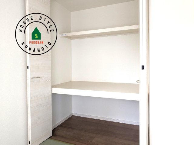 菊池郡菊陽町原水第3-3棟（1号棟）の内観：施工例|収納には困りません。