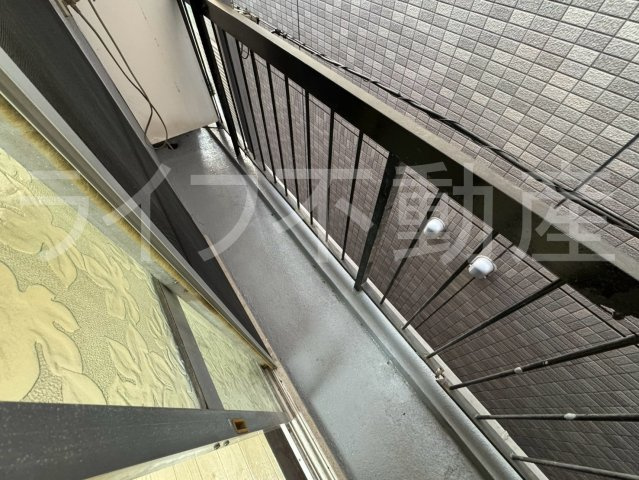 富士屋マンションのバルコニー|落ち着いた時間を過ごせるバルコニーです