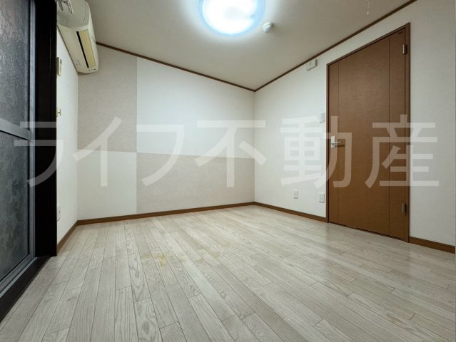 富士屋マンションの居間・リビング|こちらの居間で趣味の時間をお楽しみください