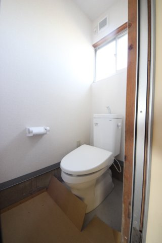 西多摩郡瑞穂町大字長岡長谷部の倉庫のトイレ