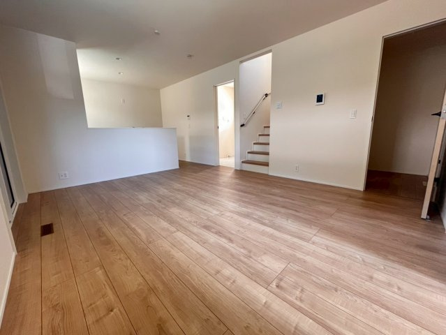 前橋市南町二丁目２４－１期　ＬＩＮＡＧＥ　4号棟の居間・リビング