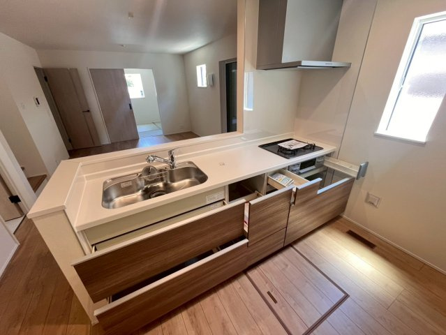 前橋市南町二丁目２４－１期　ＬＩＮＡＧＥ　4号棟のキッチン