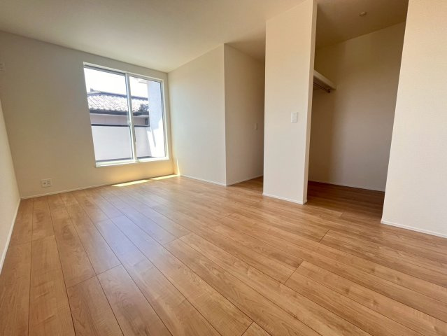 前橋市南町二丁目２４－１期　ＬＩＮＡＧＥ　4号棟の洋室