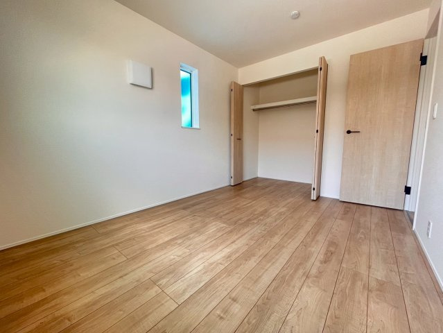 前橋市南町二丁目２４－１期　ＬＩＮＡＧＥ　4号棟の洋室