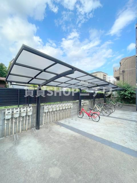 ザ・レジデンス新宿北のその他共用部分|★屋根付きの駐輪場★
