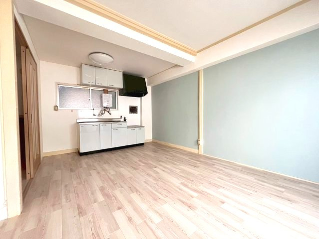 住吉ハイツ(I)の居間・リビング|ゆったりとした居間です