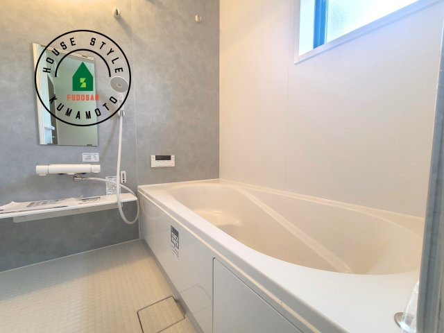 菊池郡菊陽町原水第3-3棟（3号棟）の内観：施工例|1日の疲れを癒してくれる広々バスルーム。雨の日のお洗濯にも大活躍な浴室乾燥機付です！