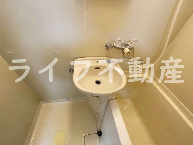 リトル菱屋西の洗面所|コンパクトで使いやすい洗面所