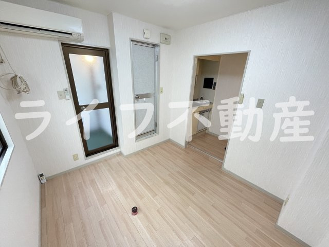 リトル菱屋西の居間・リビング|居間です