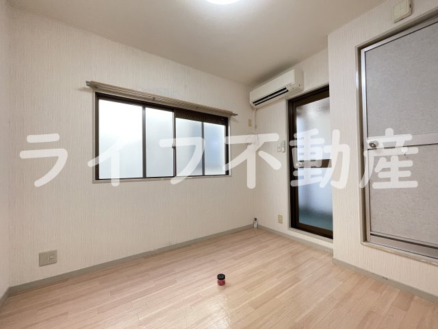 リトル菱屋西の内装|内装もきれいです