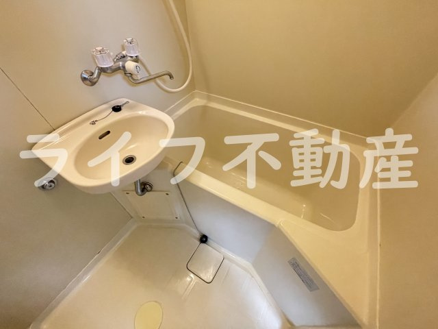 リトル菱屋西の浴室|落ち着いた空間のお風呂です