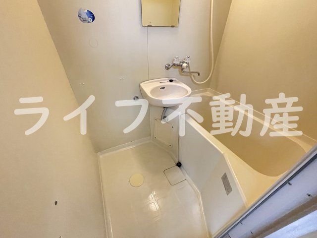 リトル菱屋西の浴室|落ち着いた空間のお風呂です