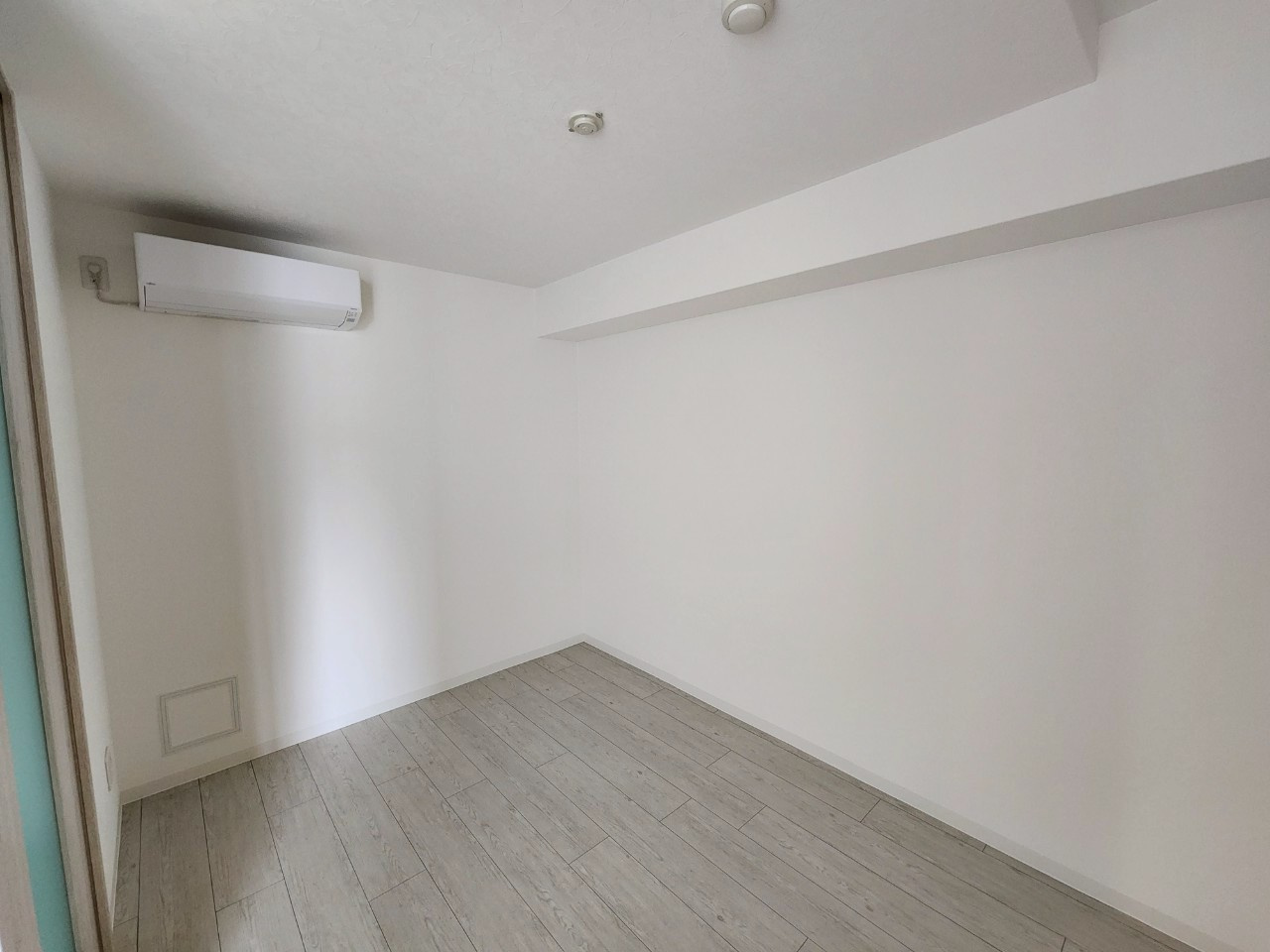 JOY橿原の洋室|クローゼット付きの洋室5.4帖 