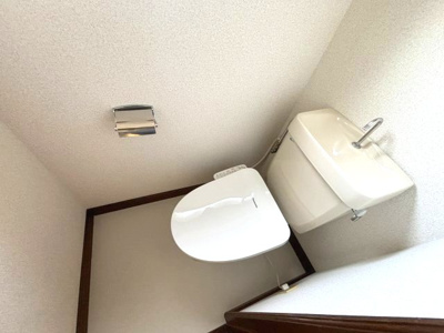 【トイレ】 | 岩槻区加倉5丁目戸建 | 落ち着いた色調のトイレです