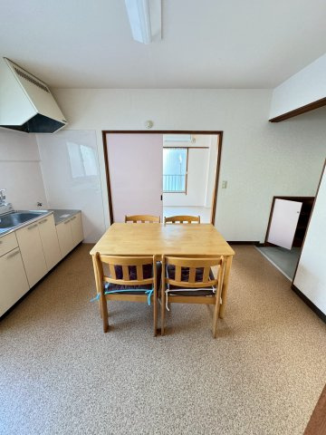 蓮田ビルの居間・リビング|ダイニングキッチン