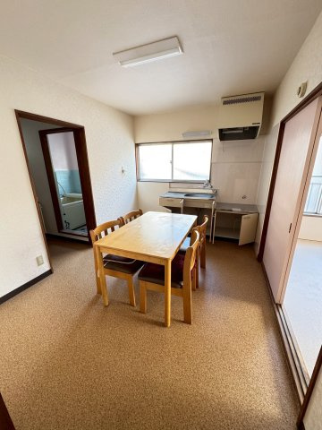 蓮田ビルの居間・リビング|ダイニングキッチン