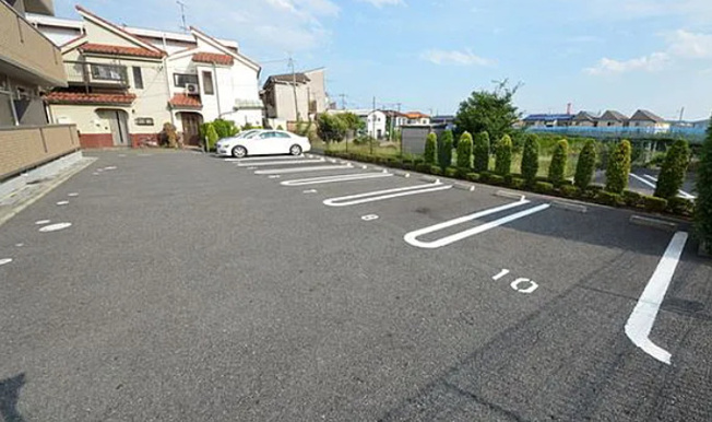 【駐車場】