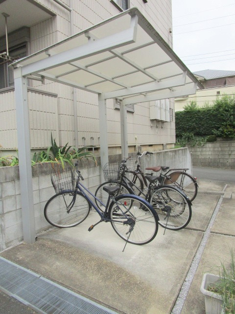 セジュール鷺沼のその他共用部分|屋根付き駐輪場