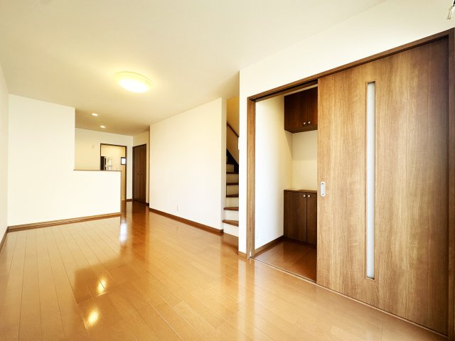 花ぽーとⅢの居間・リビング|ゆったりとした居間です