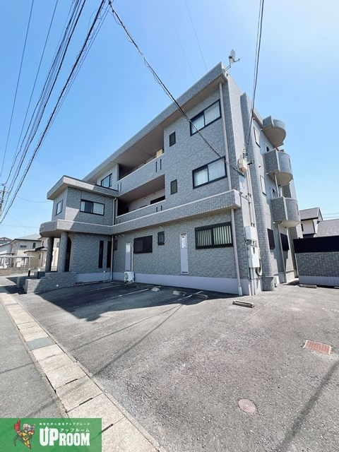 グレースハイツ岩崎の駐車場