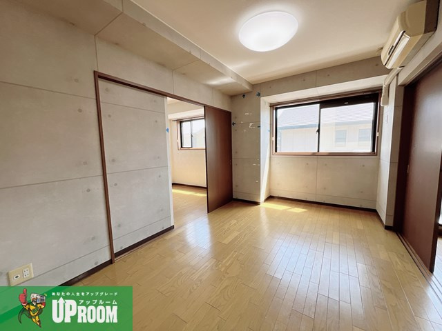 グレースハイツ岩崎の居間・リビング