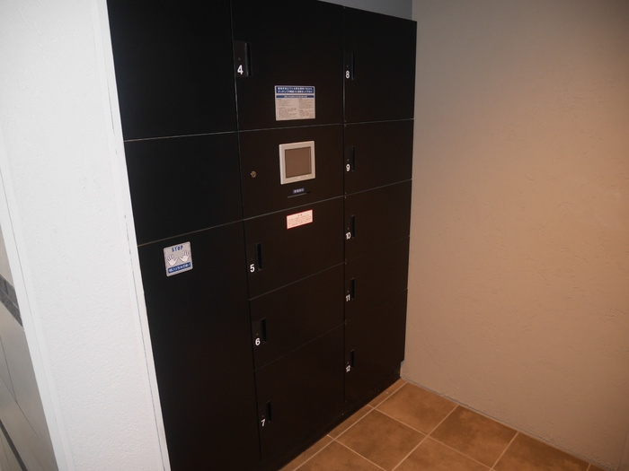 ストーリア茨木のエントランス