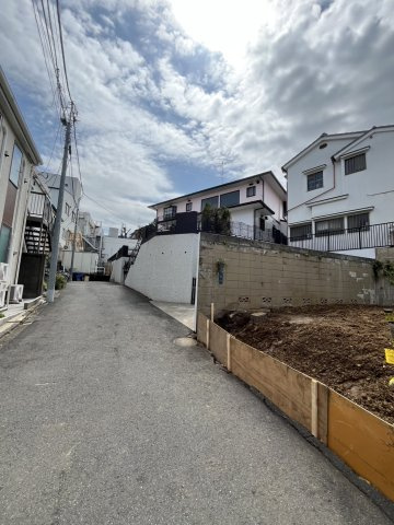 板橋区大谷口２丁目条件付売地の前面道路含む現地写真