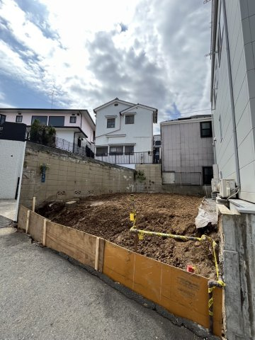 板橋区大谷口２丁目条件付売地の前面道路含む現地写真