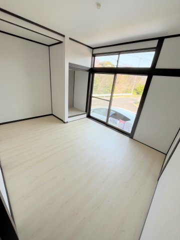 【洋室】 | 仲介手数料無料！高千帆小学校に通えるリフォーム済み中古住宅　山陽小野田市高千帆２丁目 | 個人の部屋や寝室として使える洋室です