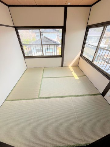 【和室】 | 仲介手数料無料！高千帆小学校に通えるリフォーム済み中古住宅　山陽小野田市高千帆２丁目 | 落ち着いた雰囲気の和室付きです