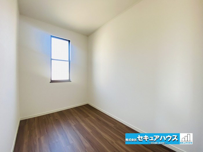 【中古住宅】 大府市共西町（月々80,000円台～）の収納|■納戸
収納スペースとしてとても便利なお部屋です♪