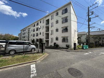 【外観】 | 上永谷ハイツ | ◆リフォーム済みでのお引渡しなので、即ご入居可能です。家具の配置や色など決めやすくスムーズにお引越しできます。

