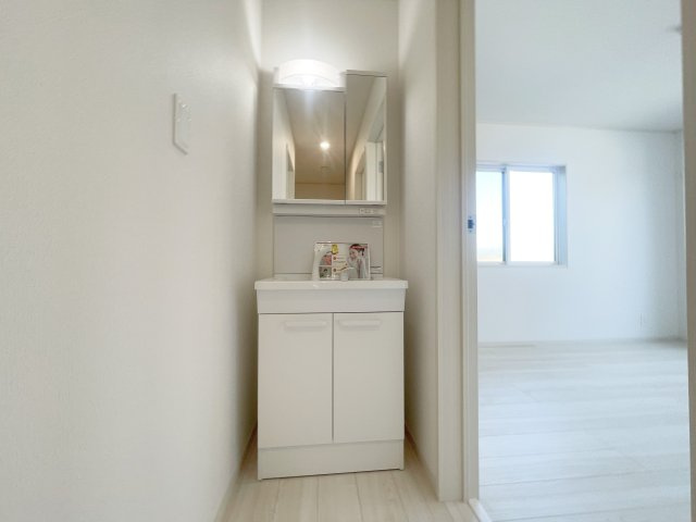 狭山市狭山の独立洗面台|2階の洗面化粧台です