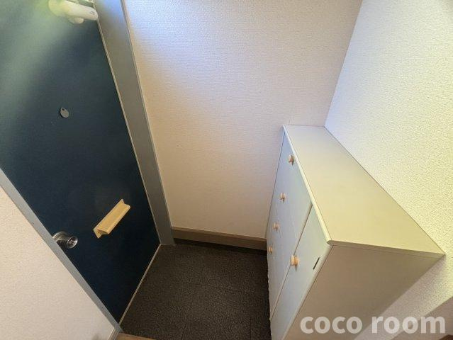 フローラ泉町Ａの玄関