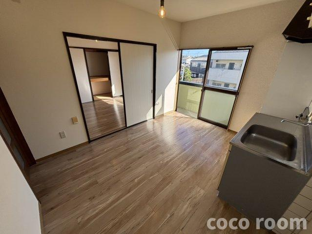 都田ハイツの居間・リビング