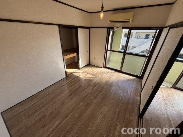 都田ハイツの洋室