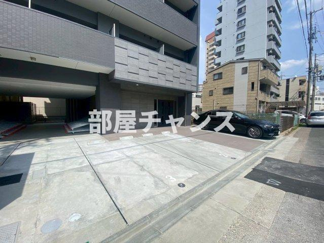 SOLメイクス新栄の駐車場