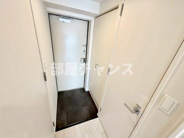 SOLメイクス新栄の玄関
