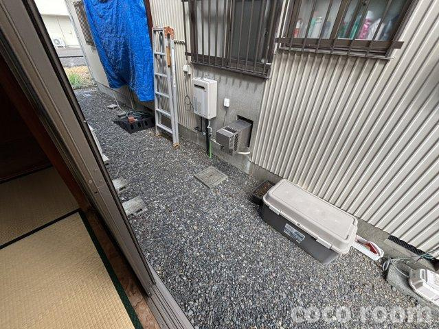 佐藤アパートの庭